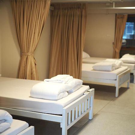 Krung Tone Hostel Bangkok Buitenkant foto