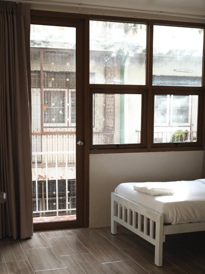 Krung Tone Hostel Bangkok Buitenkant foto