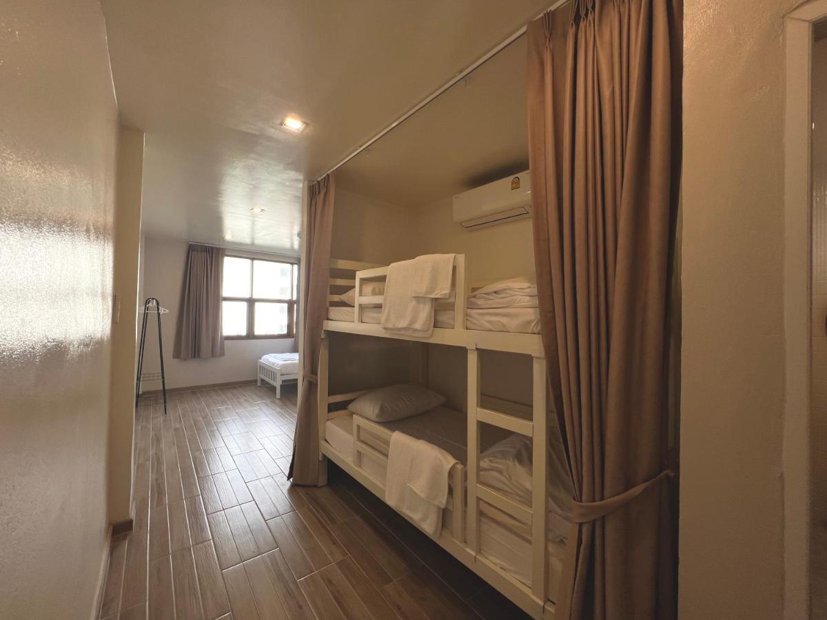 Krung Tone Hostel Bangkok Buitenkant foto
