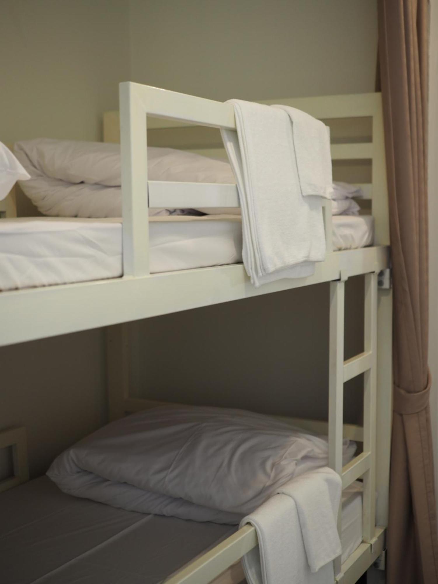 Krung Tone Hostel Bangkok Buitenkant foto