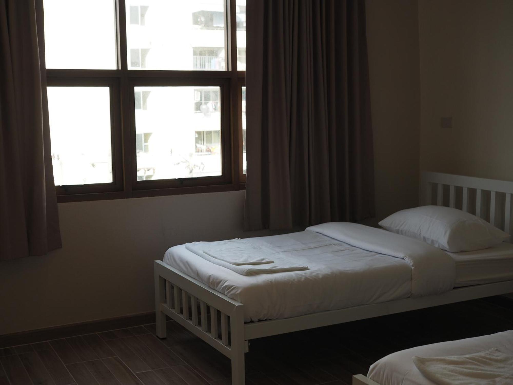 Krung Tone Hostel Bangkok Buitenkant foto