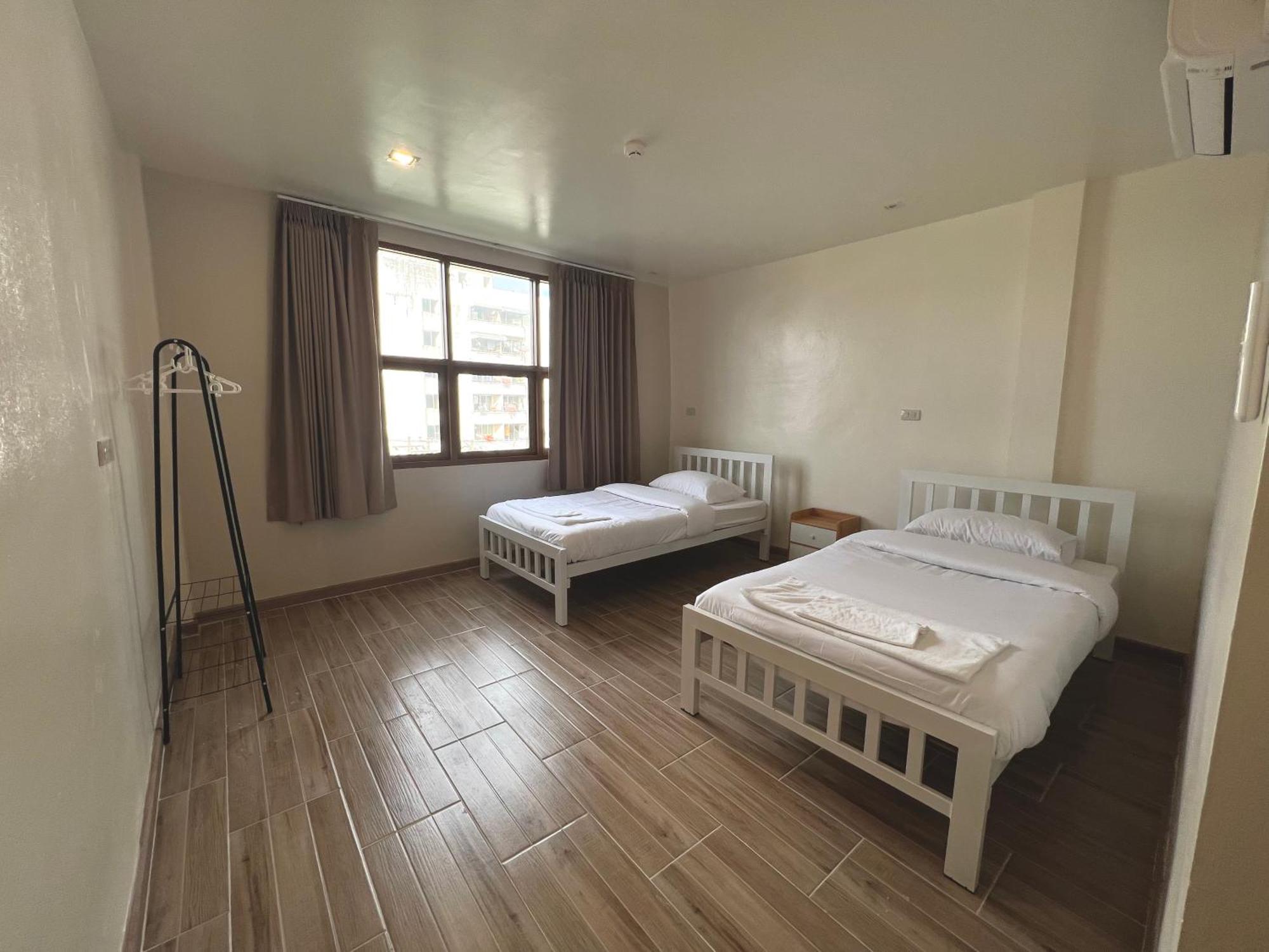 Krung Tone Hostel Bangkok Buitenkant foto