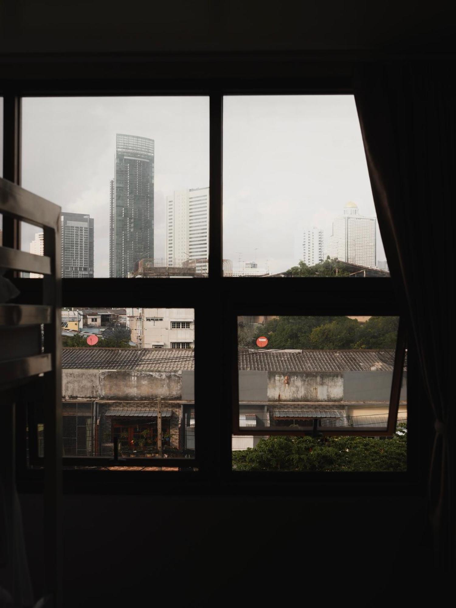 Krung Tone Hostel Bangkok Buitenkant foto