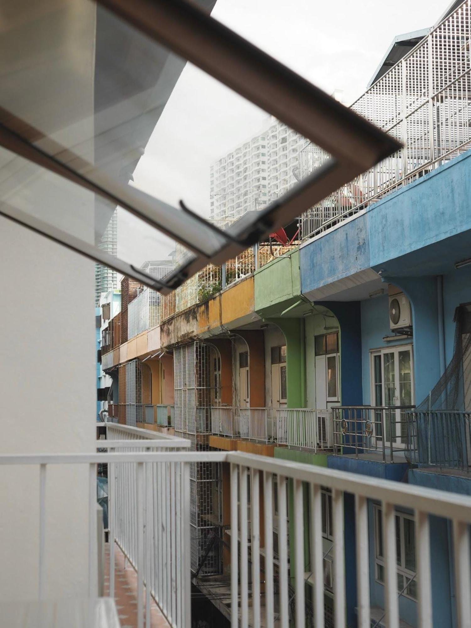 Krung Tone Hostel Bangkok Buitenkant foto